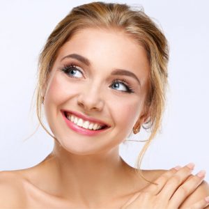 woman smiling with veneers